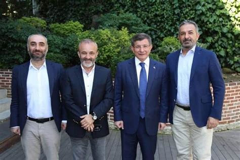 A­h­m­e­t­ ­D­a­v­u­t­o­ğ­l­u­­n­u­ ­K­o­n­u­k­ ­E­t­t­i­k­t­e­n­ ­S­o­n­r­a­:­ ­Y­a­v­u­z­ ­O­ğ­h­a­n­­ı­n­ ­S­p­u­t­n­i­k­­t­e­k­i­ ­P­r­o­g­r­a­m­l­a­r­ı­n­a­ ­S­o­n­ ­V­e­r­i­l­d­i­